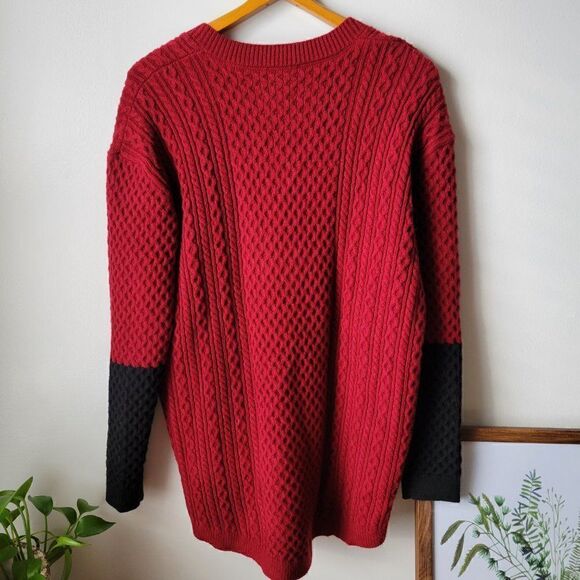 EUC LYSSE NEW YORK RED AND BLACK DEEP V SOFT KNIT SWEATER SIZE M - Picture 6 of 16
